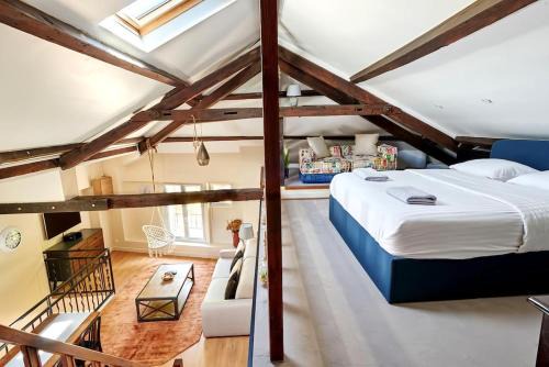 Versailles Apartment | Versailles One Sauna & Jacuzzi