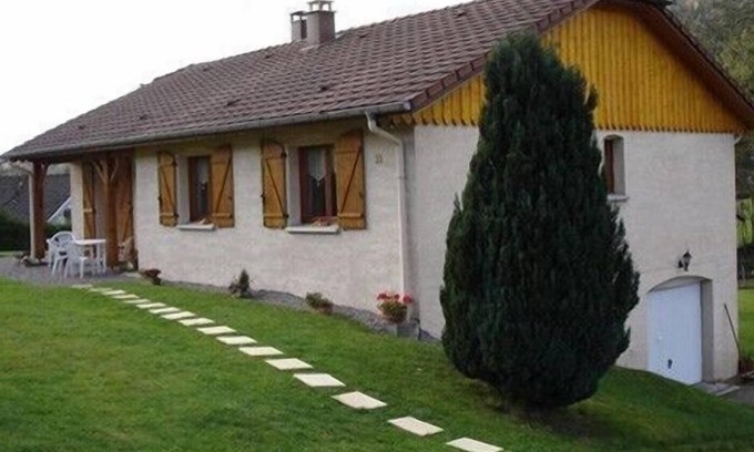 Le Menil House | very comfortable and spacious house,4 stars, hydrojets shower, hammam