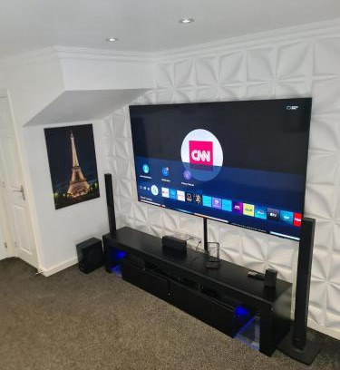 Coventry Apartment | Very cosy 3 bedroom house close to city