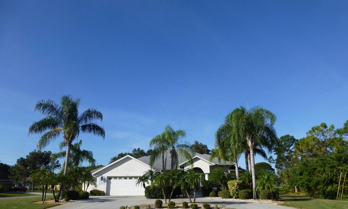 Long Meadow House | Very Large and Private 4-bedroom house with AC, WiFi in marvelous Rotonda West