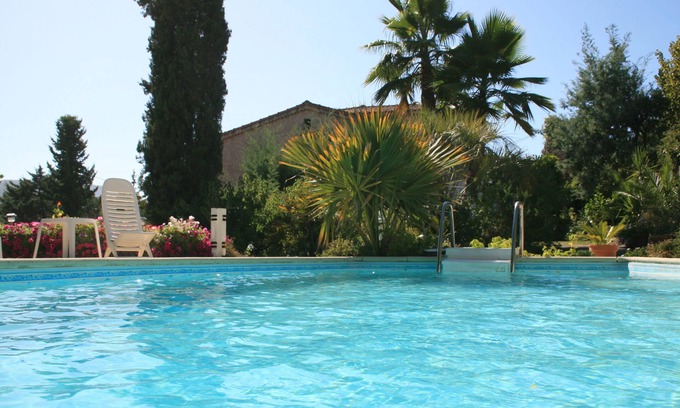 Afa House | Very nice T2, ground floor villa with pool and beautiful Mediterranean garden!