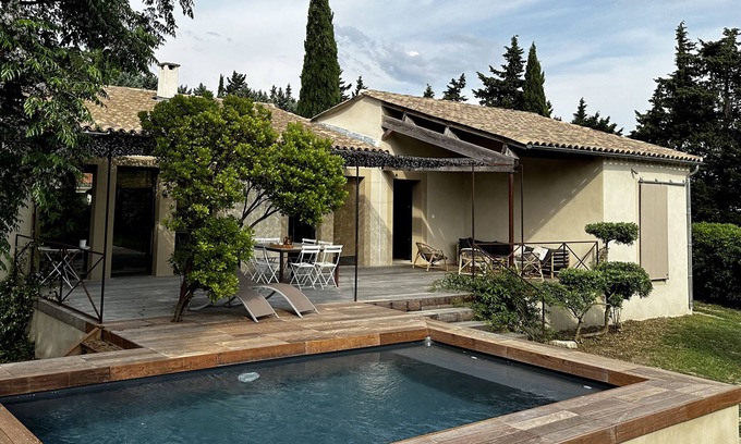 Blauzac Villa | Very Pleasant House Surrounded by Vineyards