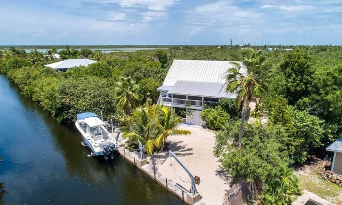 Little Torch Key House | Very Private 3 Bedroom/2 Bath Canal Home in Little Torch Key w/Private Pool