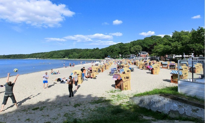 Heikendorf House | Very quiet location between the beach and the golf course