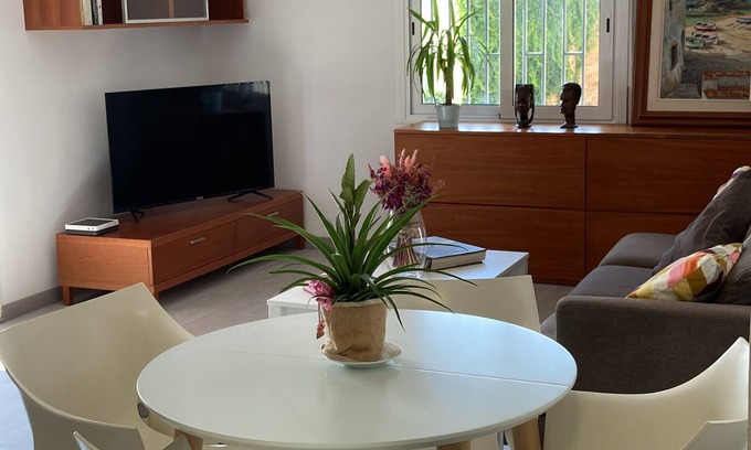 La Font d'en Fargues Apartment | Very Quiet & Tranquil Area, Next to Large Parks, Well Connected to City-centre