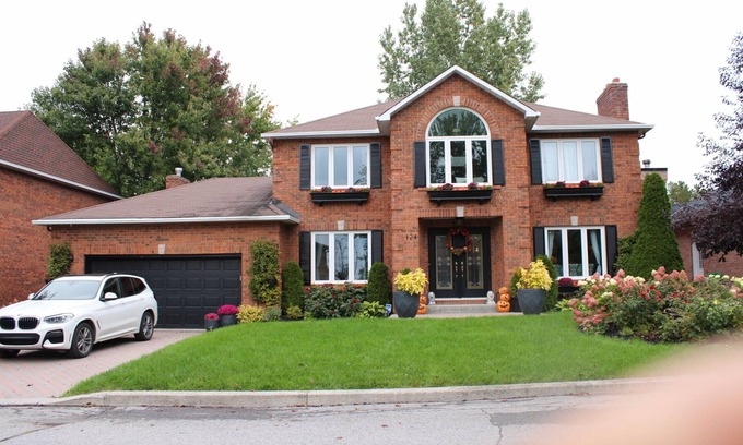 Downtown Gatineau Apartment | Very spacious 3 bedroom apartment located in luxury home in Gatineau