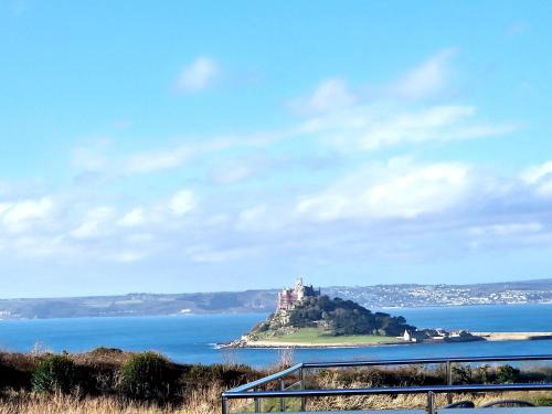 Marazion House | Very Spacious, Great location. Castle and Sea view