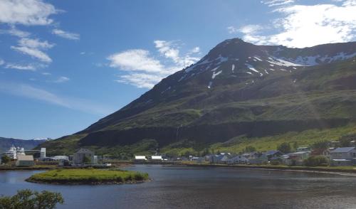 Seydisfjordur House | Við Lónið Guesthouse