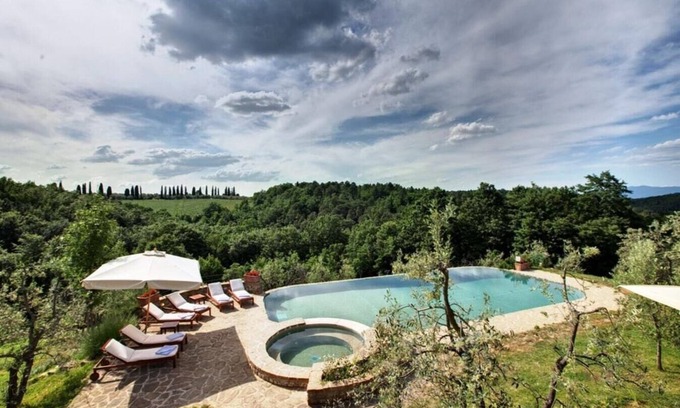 San Casciano in Val di Pesa Villa | Villa Matteo - Private Tuscan villa with pool near Florence
