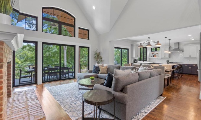 Sherrills Ford House | Vibes n Tides