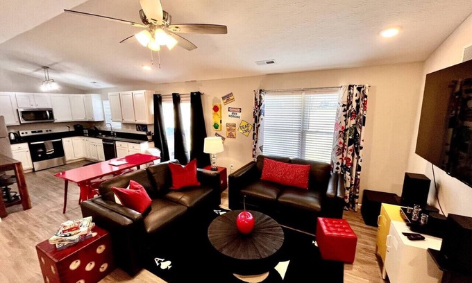 Trenton House | Vibrant 4 Bedroom Getaway with Hot Tub