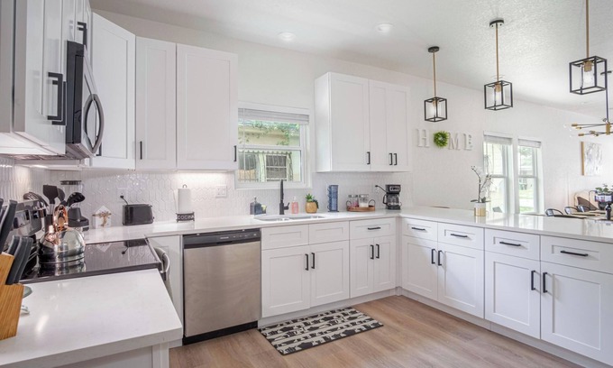 Denver Heights Cottage | Vibrant 4br/3ba Oasis Near Happy Downtown!