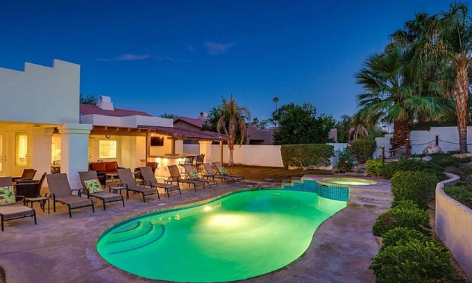 Magnesia Falls Cove House | Vibrant, Dog-Friendly Home with WiFi, Private Pool, Spa, & Outdoor Kitchen