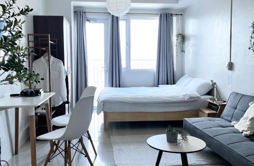 Bel-Air Apartment | Vibrant Makati Studio
