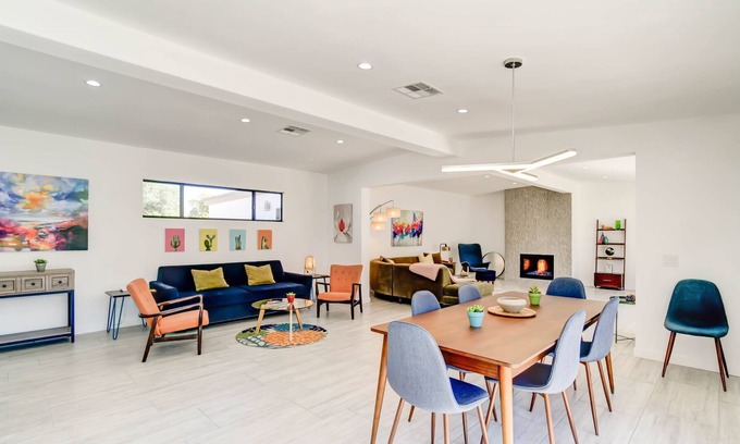Sunmor House | Vibrant Mid-Century Jewel in Central Palm Springs