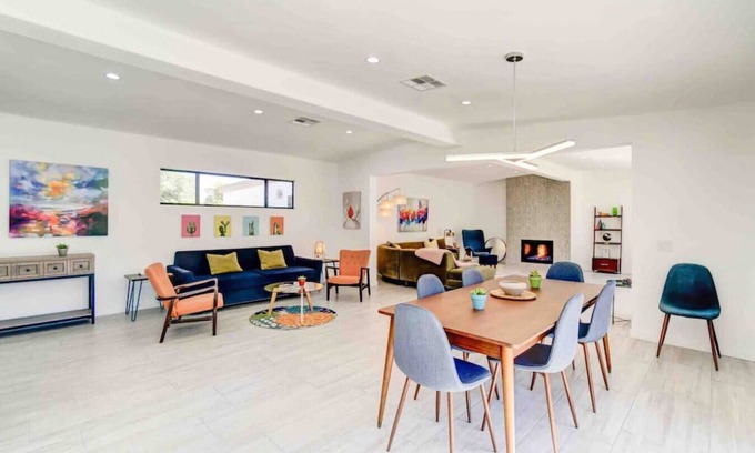Sunmor House | Vibrant Mid-Century Jewel In Central Palm Springs