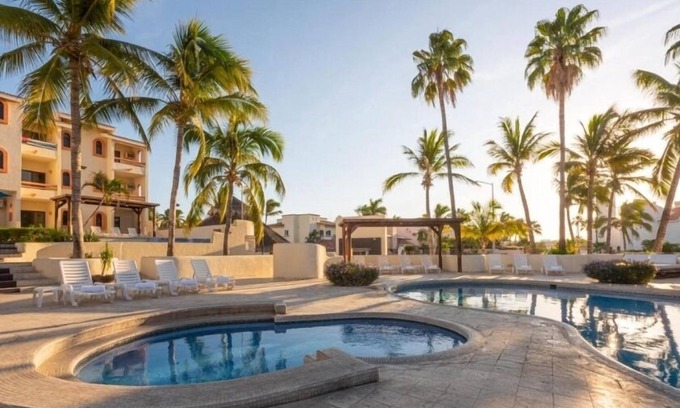 Campo de Golf Fonatur House | Vibrant Suite Steps to Punta Sur Golf Course
