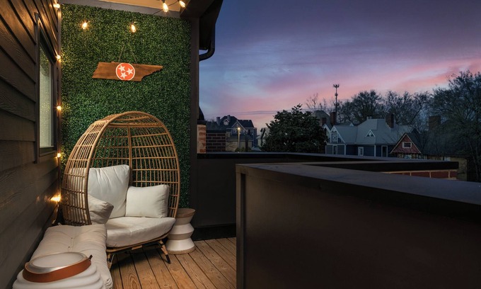 Knoxville House | Vibrant townhome near downtown, breweries & campus