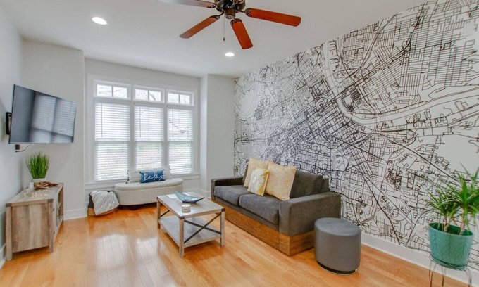 Buena Vista House | Vibrant & Trendy - 2BR Home Near Marathon Village