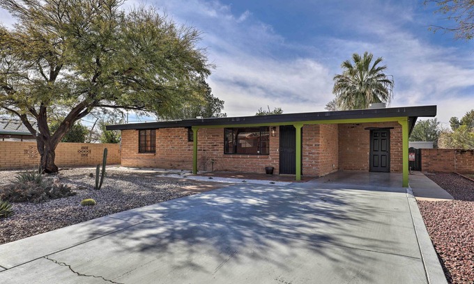 Palo Verde House | Vibrant Tucson Home: Pool, Hot Tub & Fire Pit