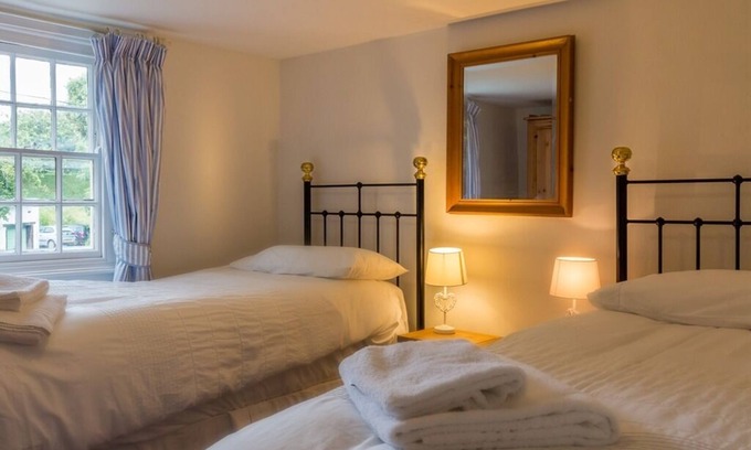 Kenton House | Vicarage Cottage