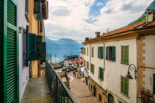 Argegno Apartment | Vicolo Dei Pescatori - by MyHomeInComo