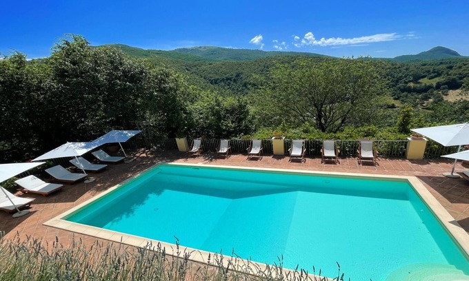 Spoleto Villa | Vicolo : Picturesque cottage with balcony + patio/seats 4/5 in private village