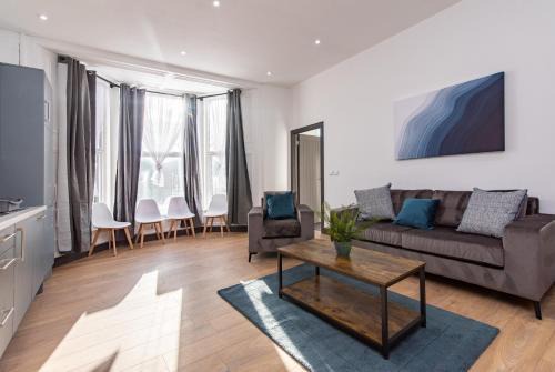 Hartlepool Apartment | Victoria Apartments Stylish 3BR in Hartlepool