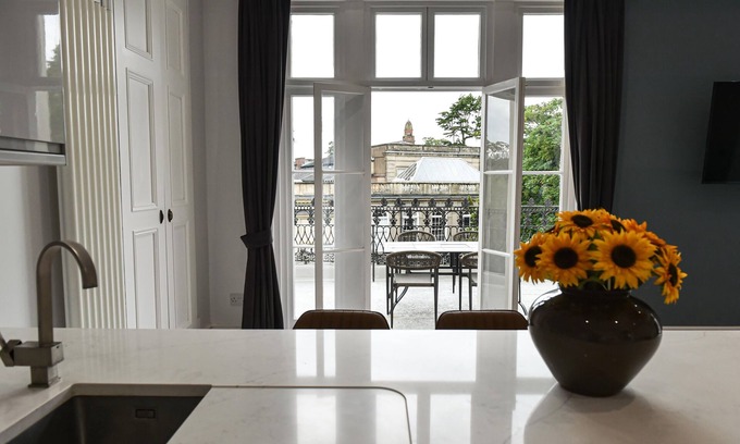 Leamington Spa Apartment | Victoria Colonnade ApartHotel