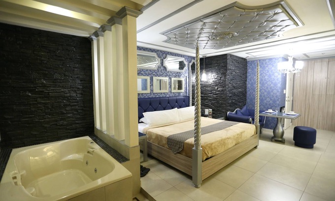 Pasig Hotel | Victoria Court Suites - Pasig