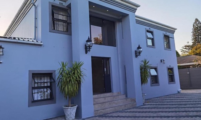 Eikenbosch House | Victoria Guest Lodge