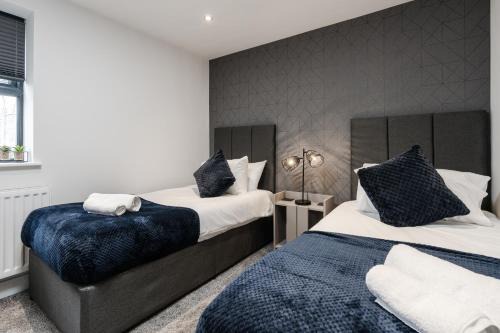 Hyde Apartment | Victoria Home - 2 Bedroom Wi-Fi Parking Workers