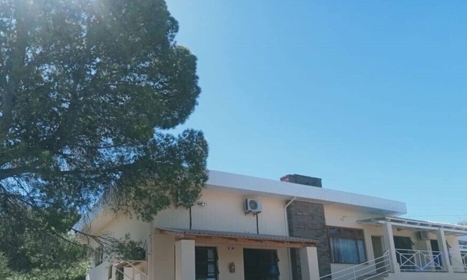 Beaufort West House | Victoria Oaks Beaufort West Guest House