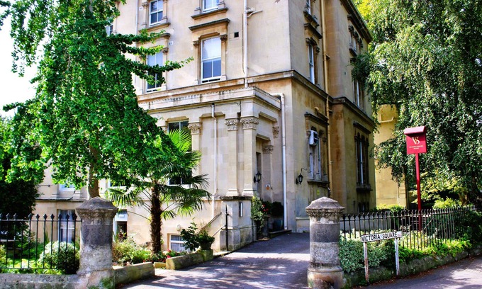 Clifton Hotel | Victoria Square Hotel