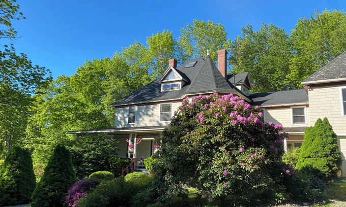 Lincolnville Bed & Breakfast | Victorian By The Sea