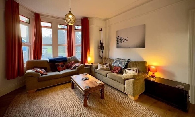 Brislington Cottage | Victorian Cottage Like Charm with Modern Comforts