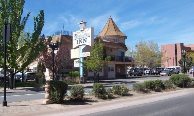 Sparks Hotel | Victorian Inn