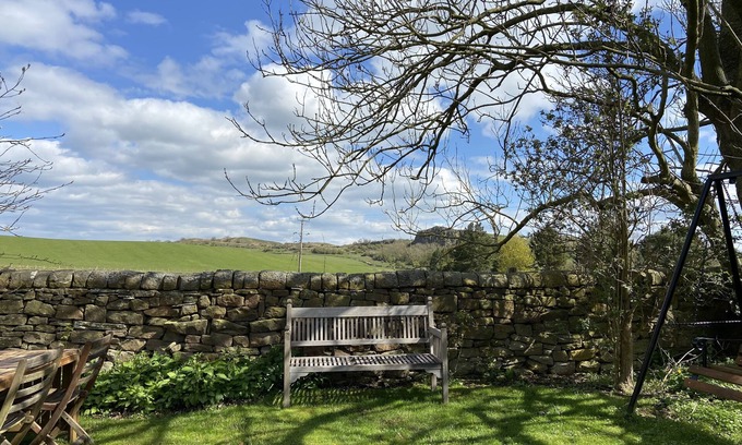 Gunnerton House | Victorian Northumberland Farmhouse, pets welcome, secure bike storage.