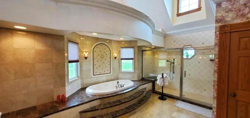 Millersburg House | Victorian Suite by Amish Country Lodging