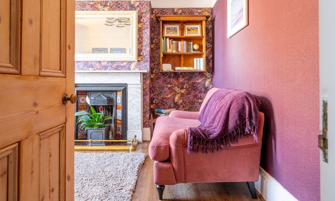 East Runton Cottage | Victorian terrace apartment situated in the heart of Cromer near the beach