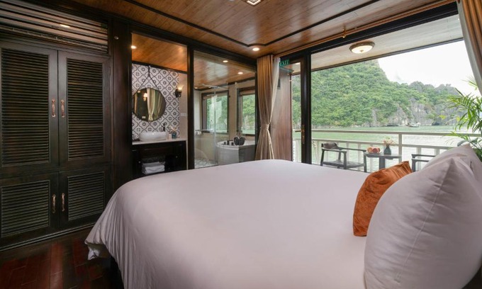 Bai Chay Boat Rental | Victory Star Cruise