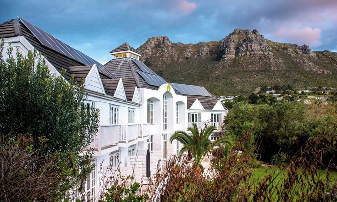 Hout Bay Hotel | Vida Nova Retreat