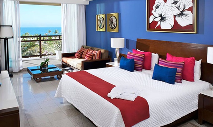 Campo de Golf Fonatur Resort | Vidanta Los Cabos - Grand Mayan Master Room for Christmas or New Year