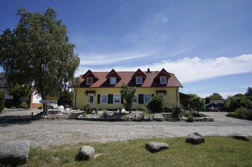 Neddesitz Apartment | viel Natur und idyllische Umgebung - Ferienhaus Honigtopf FeWo Märchenwald