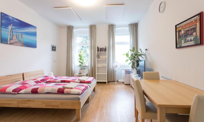Rudolfsheim-Funfhaus Apartment | Vienna Smile Apartment Schoenbrunn