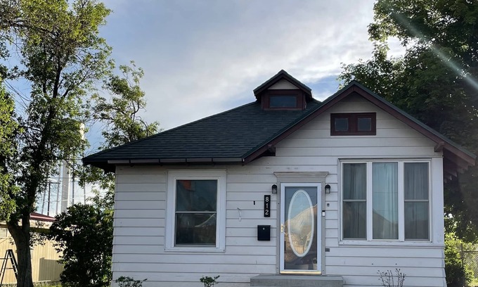 Deer Lodge House | View of Mount Powell