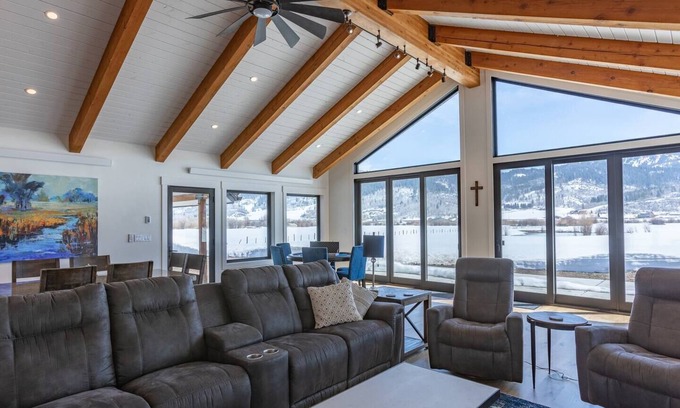 Alpine House | View-Topia ⁓Amazing Veiws⁓On 35 acre & Salt River ⁓ Fly Fishing ⁓ Trail Riding