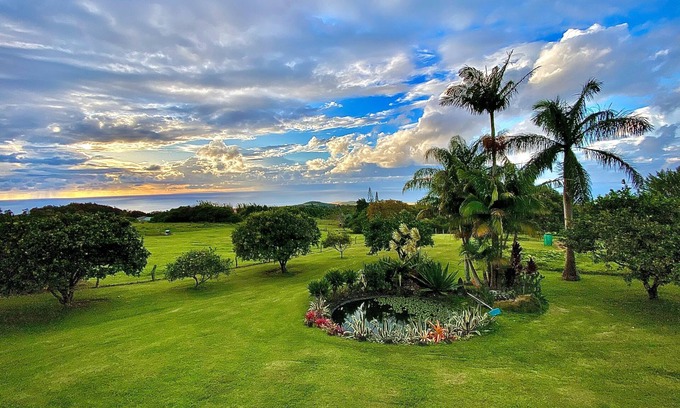Hawi Cottage | View, Value, Comfort, Clean, Gracious Host Available To Assist You In Planning
