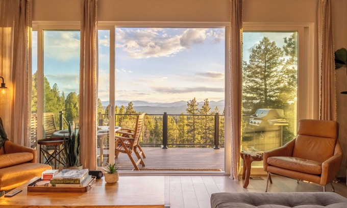 Florissant House | ViewHouse - Hot Tub - Trails