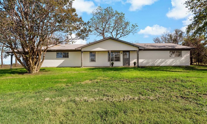 Dodd City House | Viewpoint at Bois D'arc Lake